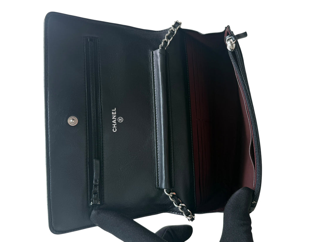 CHANEL WOC Wallet on Chain aus schwarzem Lammleder und silberfarbener Hardware