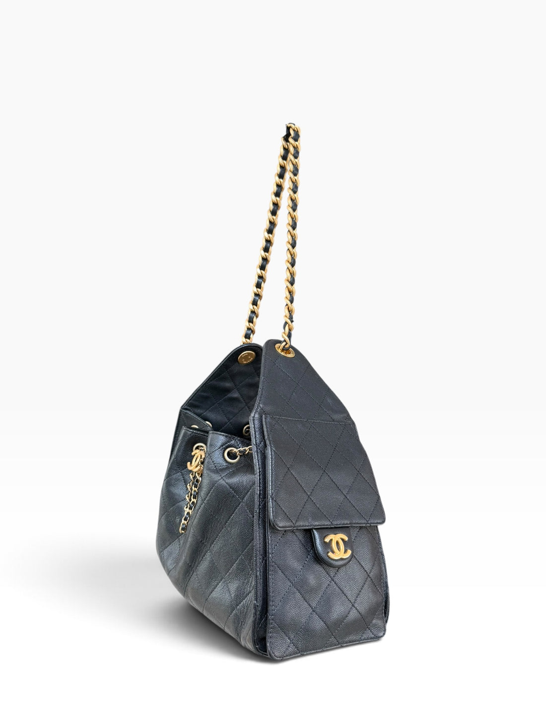 Chanel 25 small schwarzes Kaviarleder und goldfarbene Hardware
