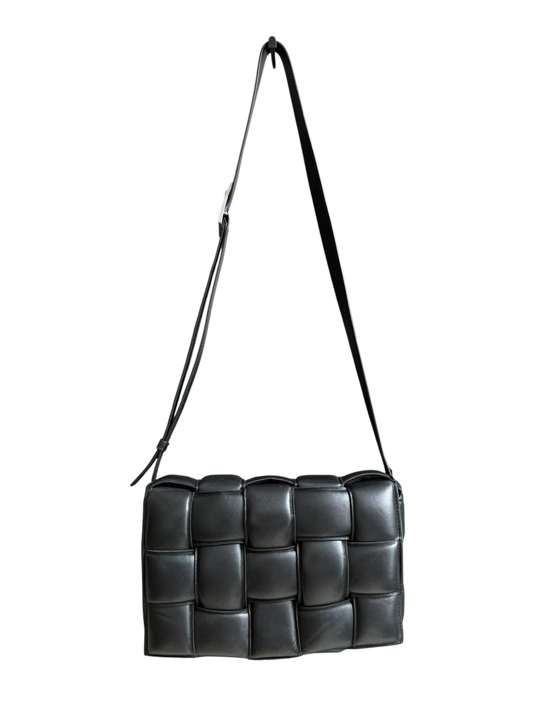 Bottega Veneta Cassette Bag aus schwarzem Intrecciato-Flechtwerk des Hauses