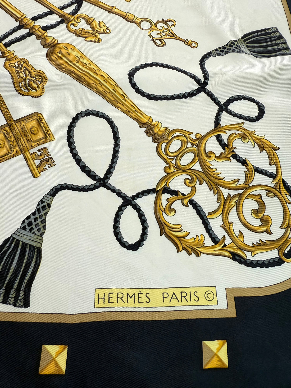 Hermès Carré Seidentuch les clefs in den Farben schwarz/weiss/gold