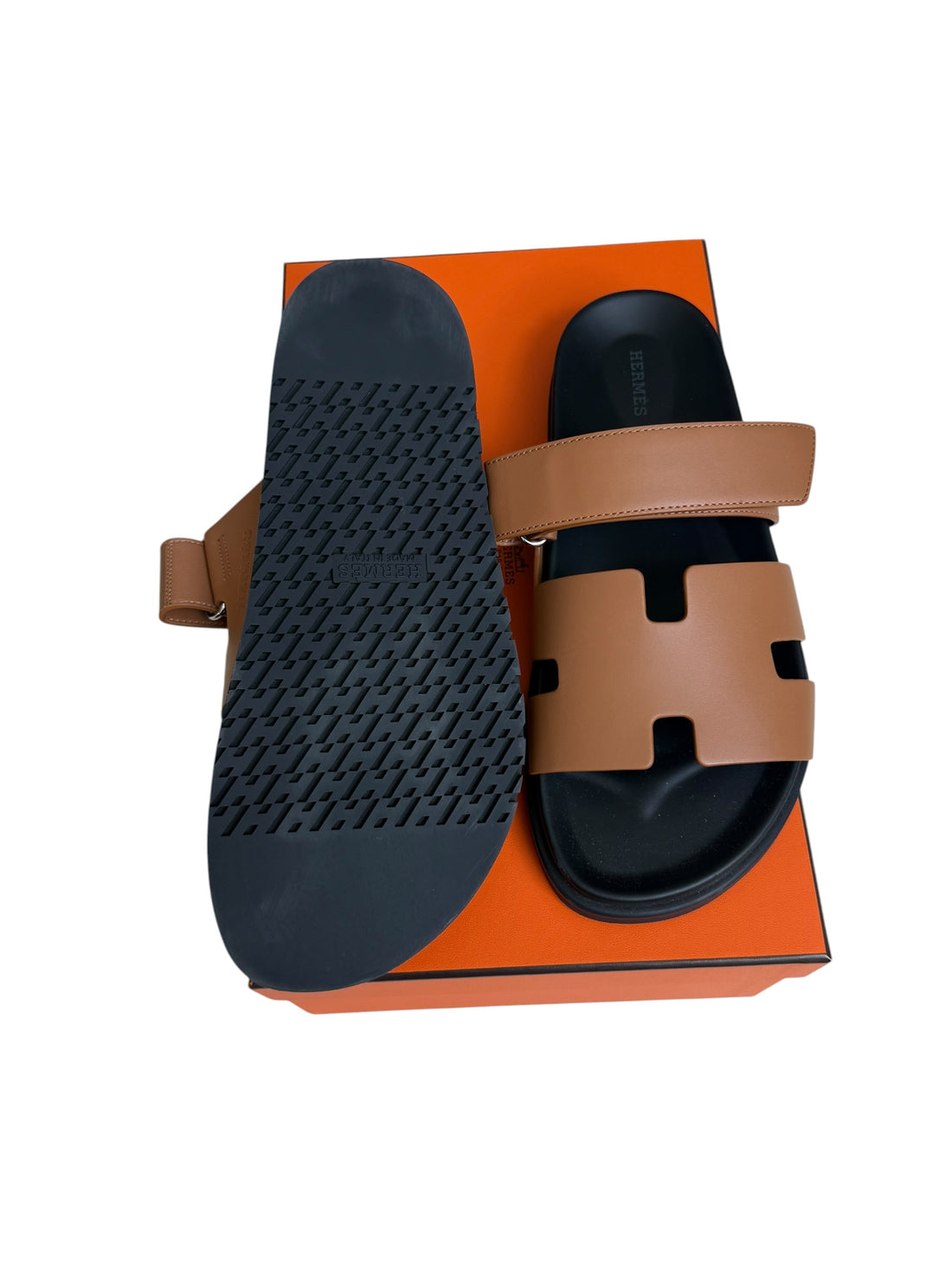 Hermès Sandalen Chypre in der Farbe Naturel. Grösse 42