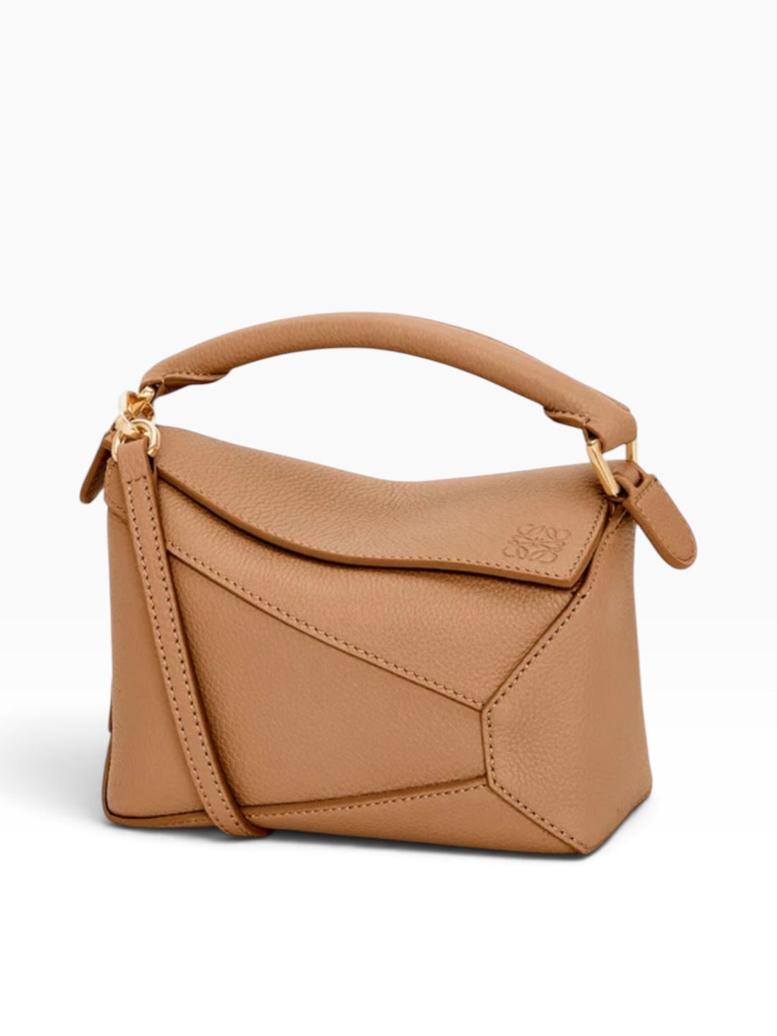 LOEWE Mini Puzzle Edge Tasche aus weichem, genarbtem Kalbsleder in der Farbe Toffee