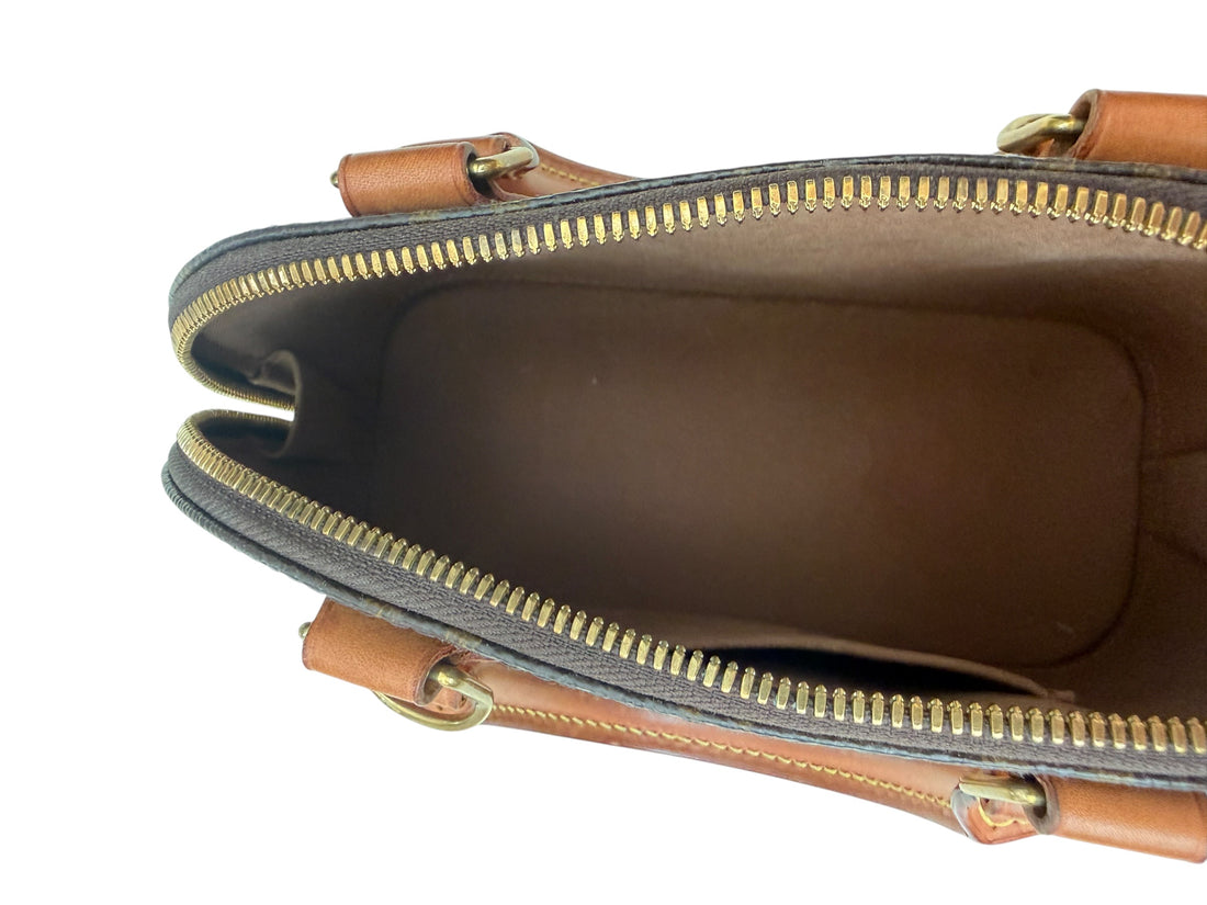 Louis Vuitton Alma BB Monogram Canvas mit abnehmbarem Schulterriemen.