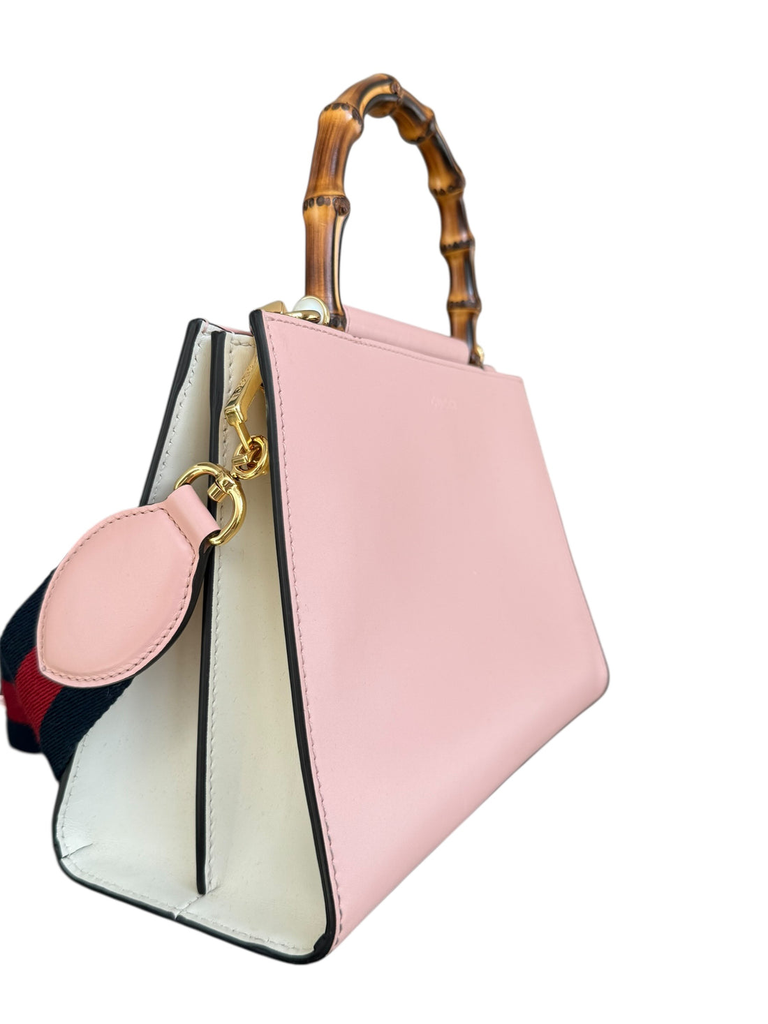 Gucci Bambus-Nymphaea-Tasche in rosa mit Bambus Griff und abnehmbarem Schulterriemen.