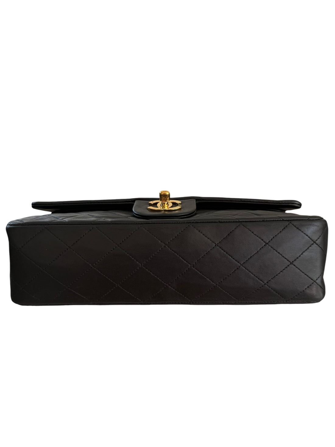 Chanel Double Flap Bag Medium Vintage aus schwarzem Lammleder und 24 Karat vergoldeter Hardware.