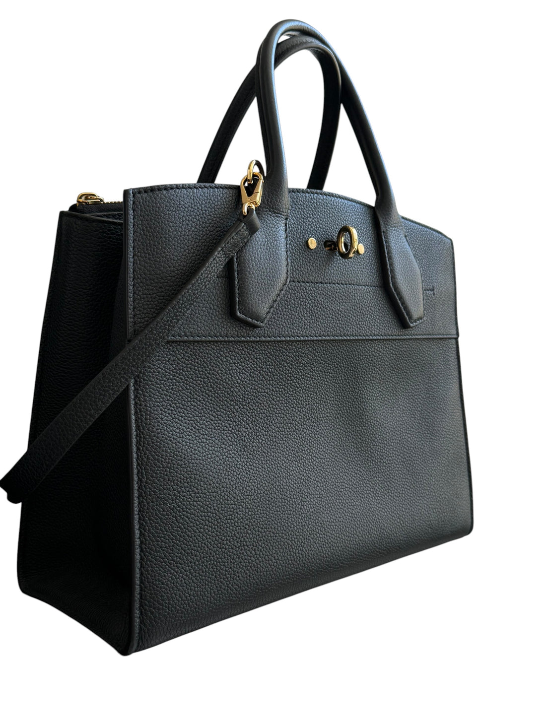 Louis Vuitton City Steamer MM Handtasche aus schwarzem genarbtem Taurillon Kalbsleder mit goldfarbenen Metalldetails und dem charakteristischen Vorhängeschloss.