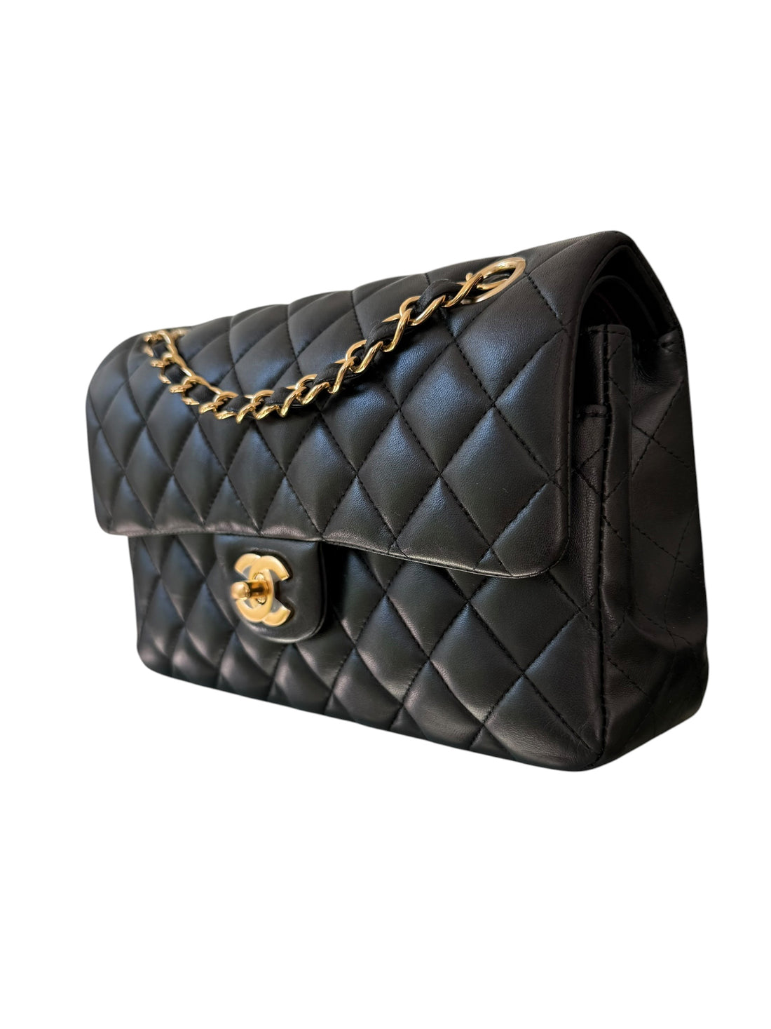 Chanel Small Classic Double Flap Bag aus schwarzem Lammleder und goldfarbener Hardware