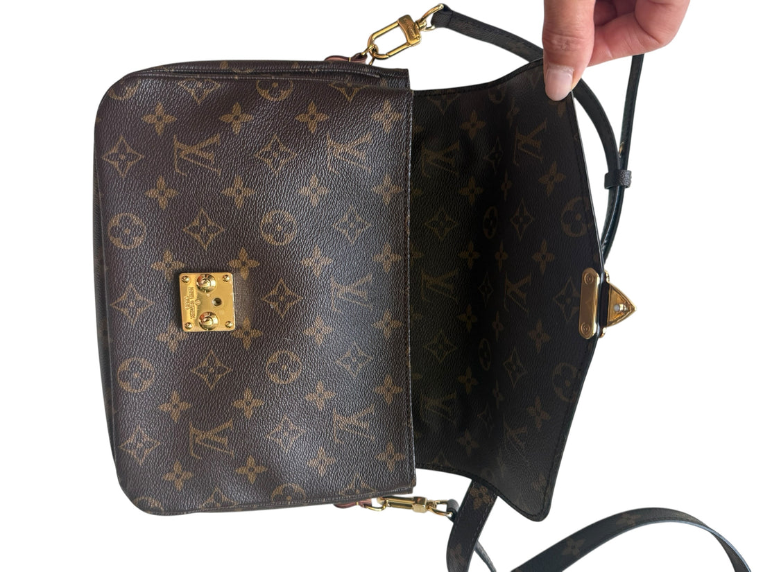 Louis Vuitton Metis Pochette Monogram Canvas.