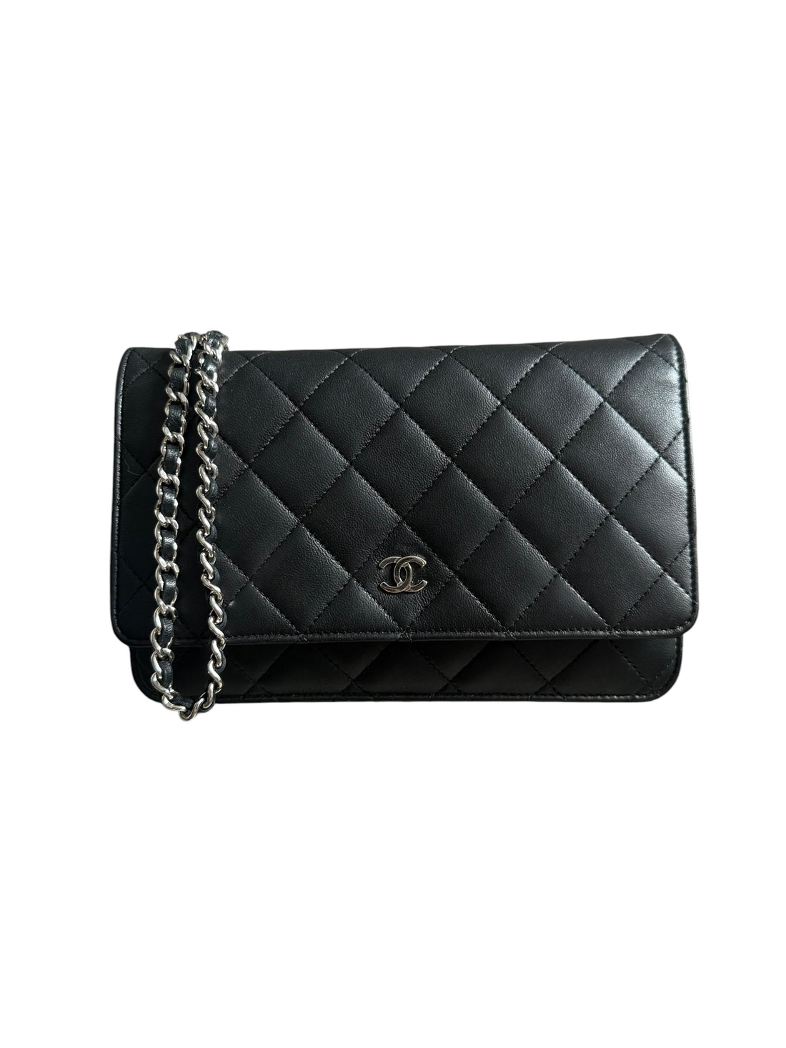 CHANEL WOC Wallet on Chain aus schwarzem Lammleder und silberfarbener Hardware