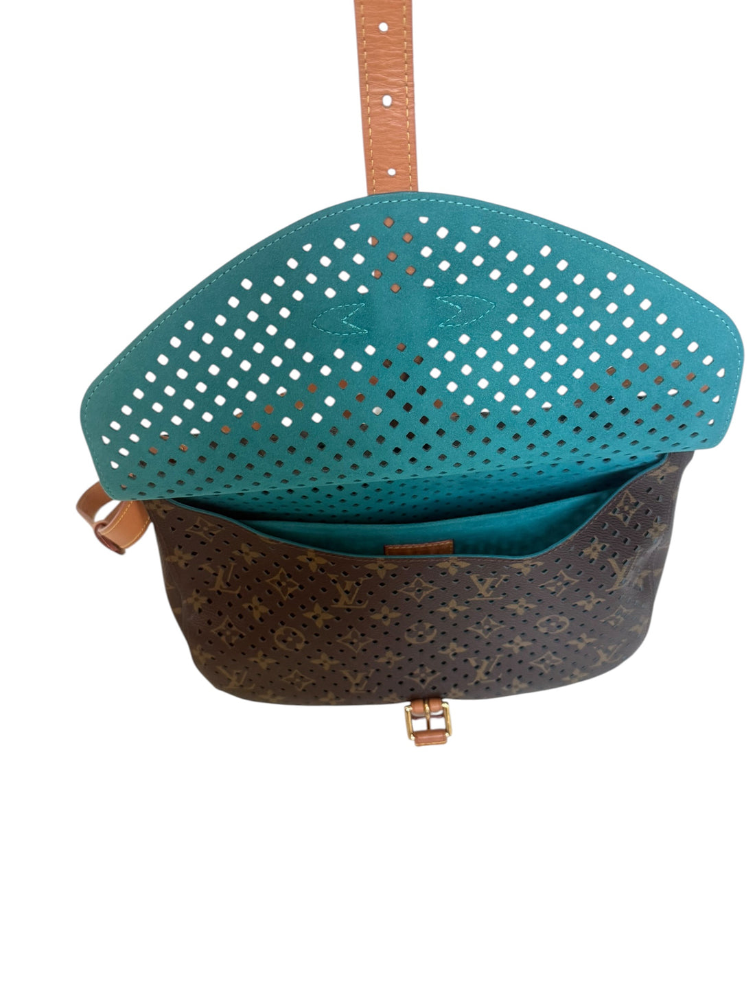 LOUIS VUITTON Flore Saumur 30 Monogram.