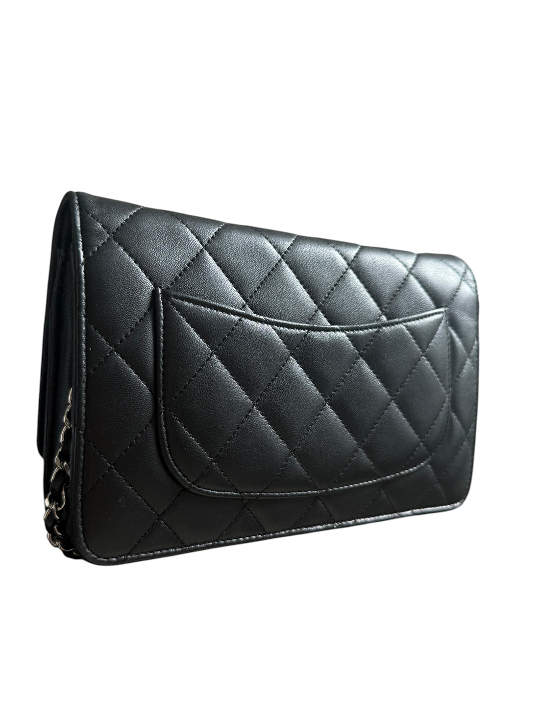 CHANEL WOC Wallet on Chain aus schwarzem Lammleder und silberfarbener Hardware