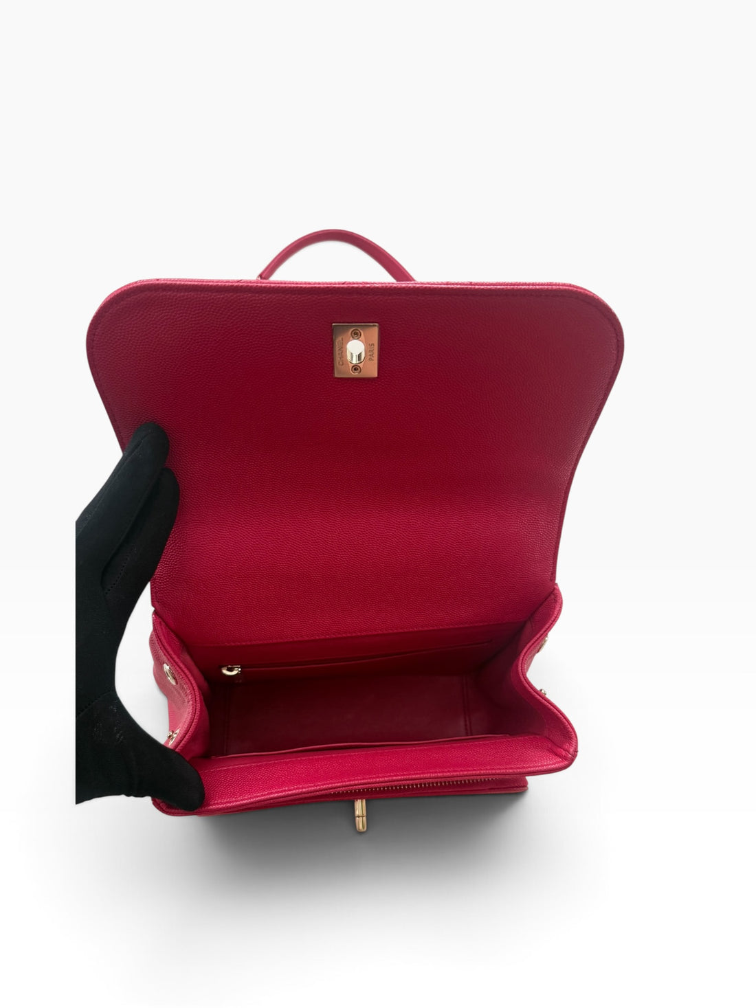 Chanel Business Affinity nell'espressiva tonalità lampone Framboise in pelle caviar