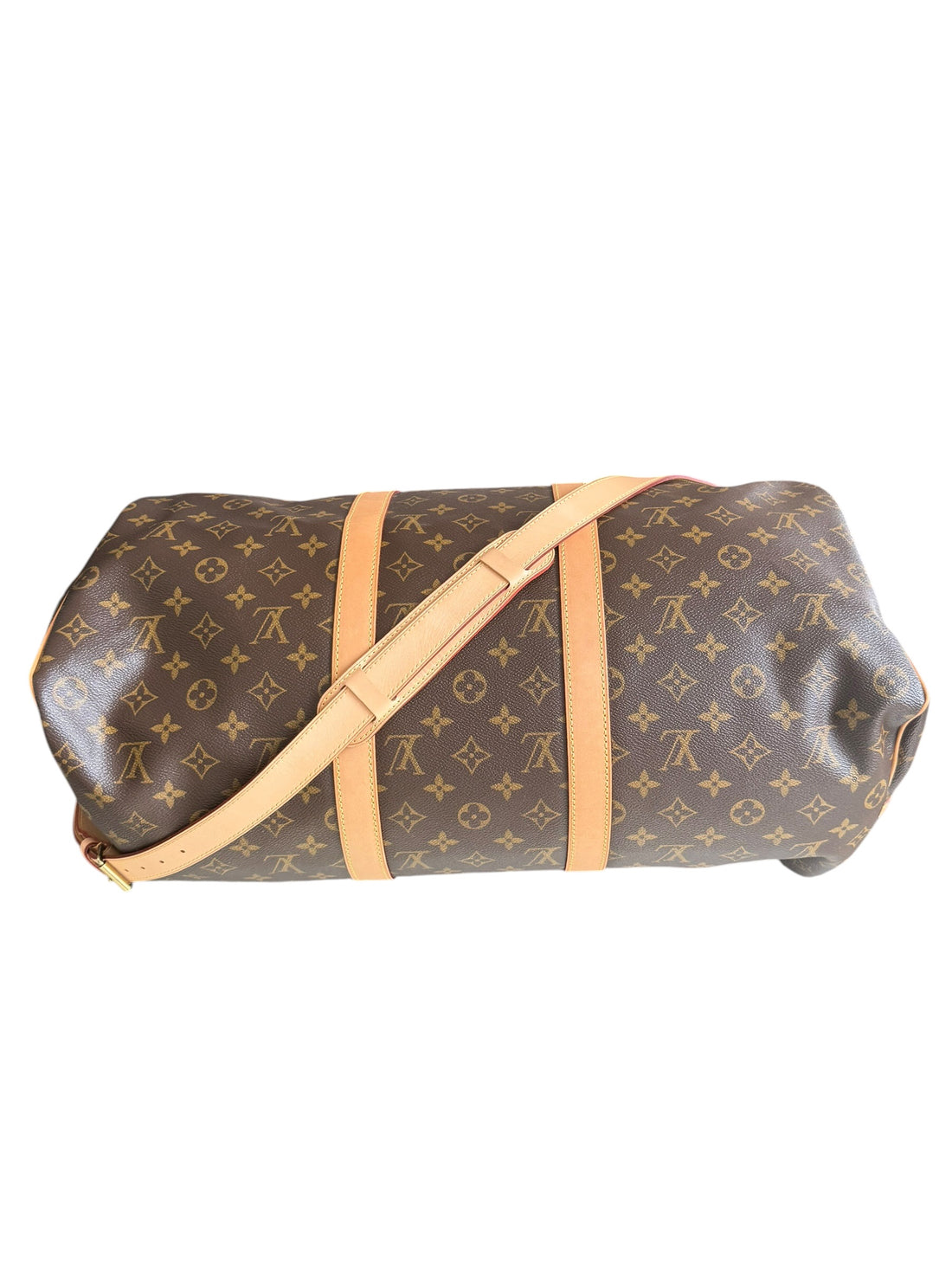 Louis Vuitton Keepall 50 Monogram Canvas mit abnehm- und verstellbarem Schulterriemen.