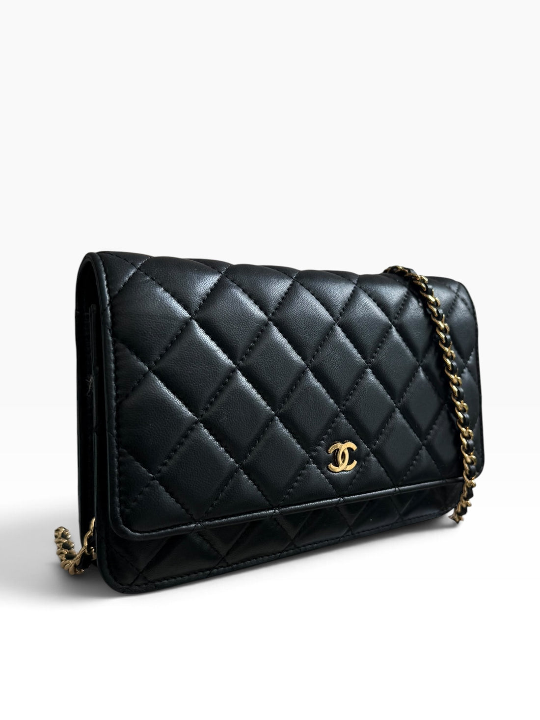 Chanel WOC Wallet on Chain aus schwarzem Lammleder und goldfarbener Hardware