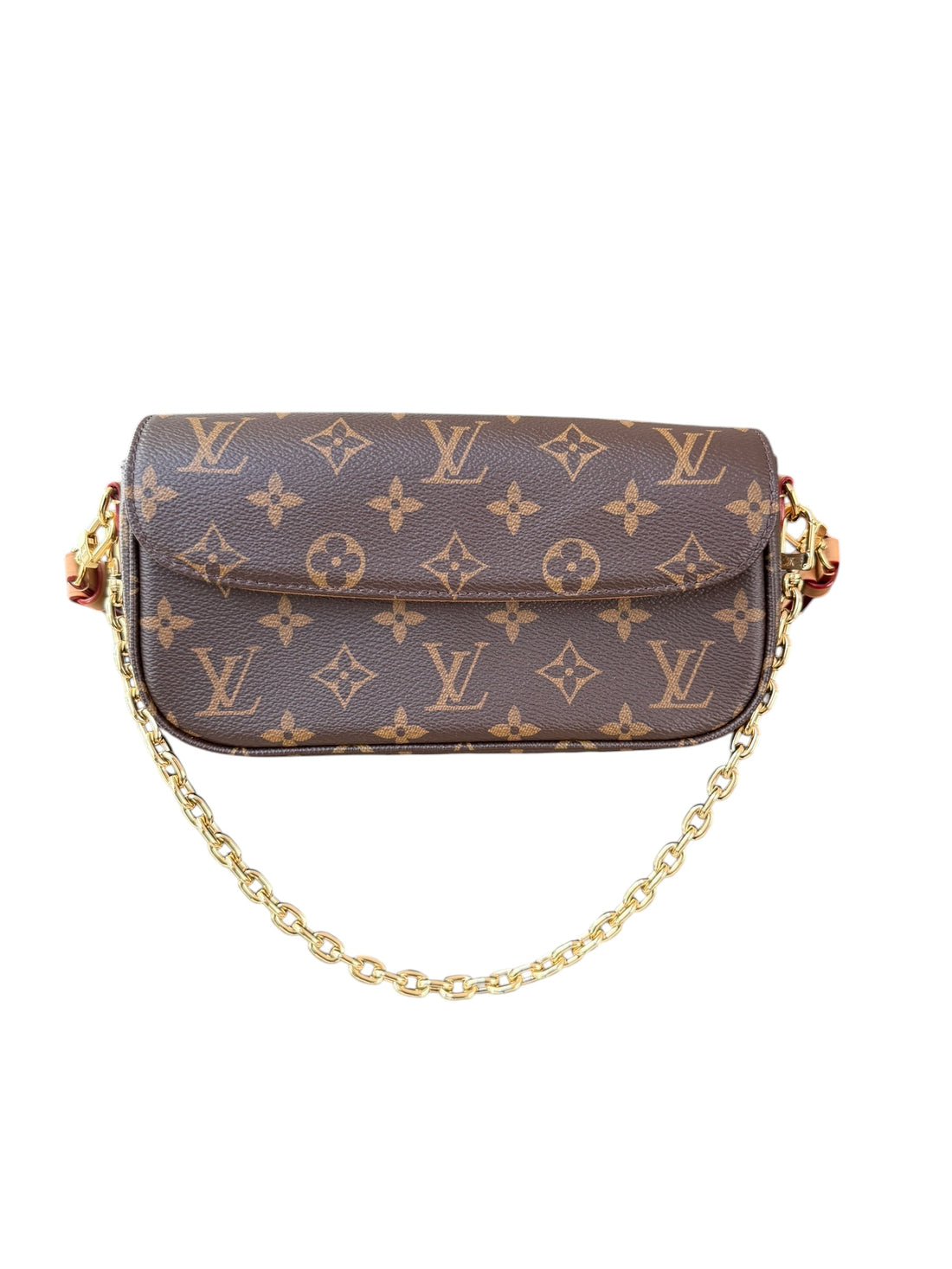 Louis Vuitton Wallet on Chain Ivy in Monogram Canvas.