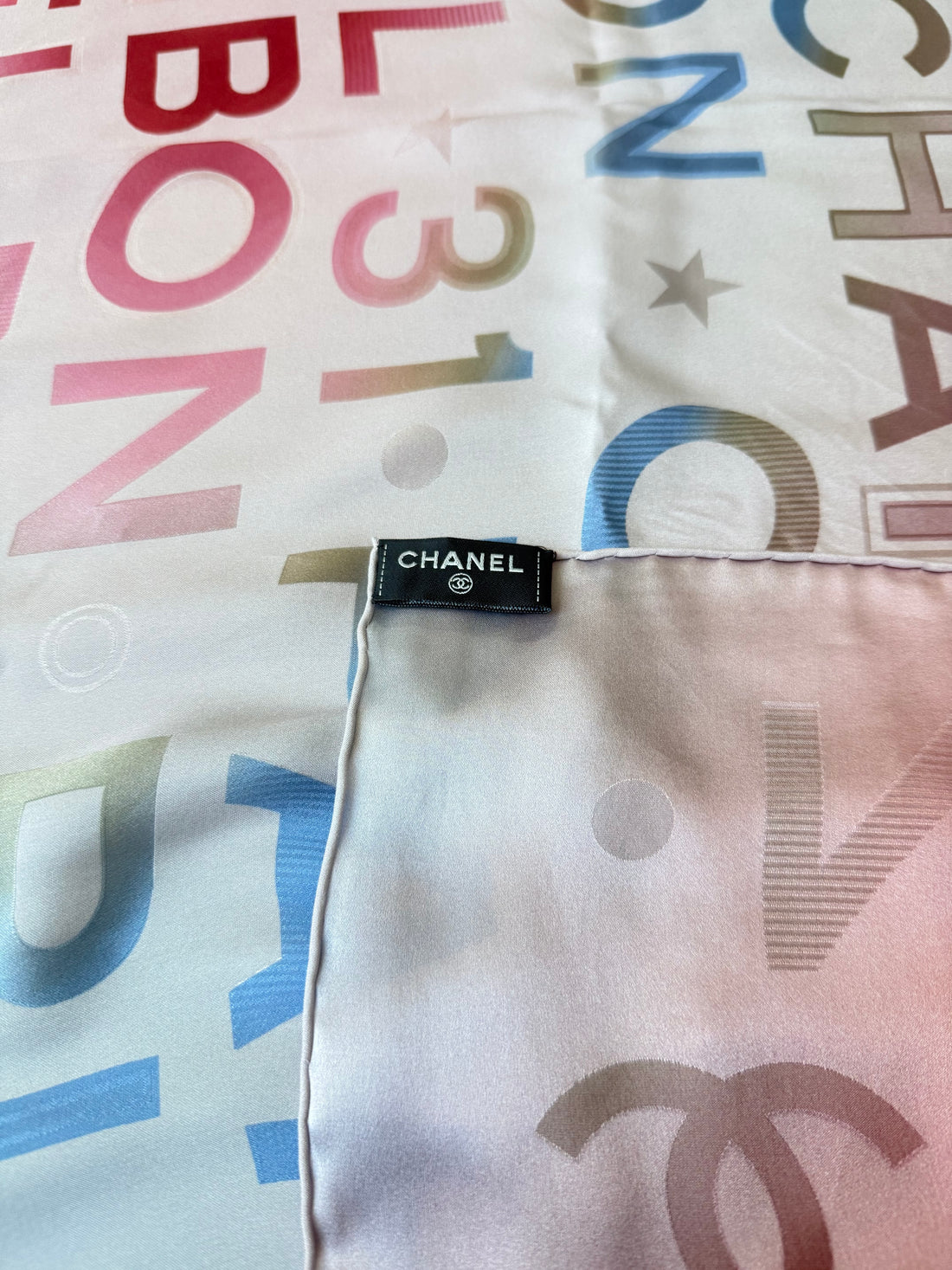 Chanel Seiden Carrè Seidentuch aus 100% Seide