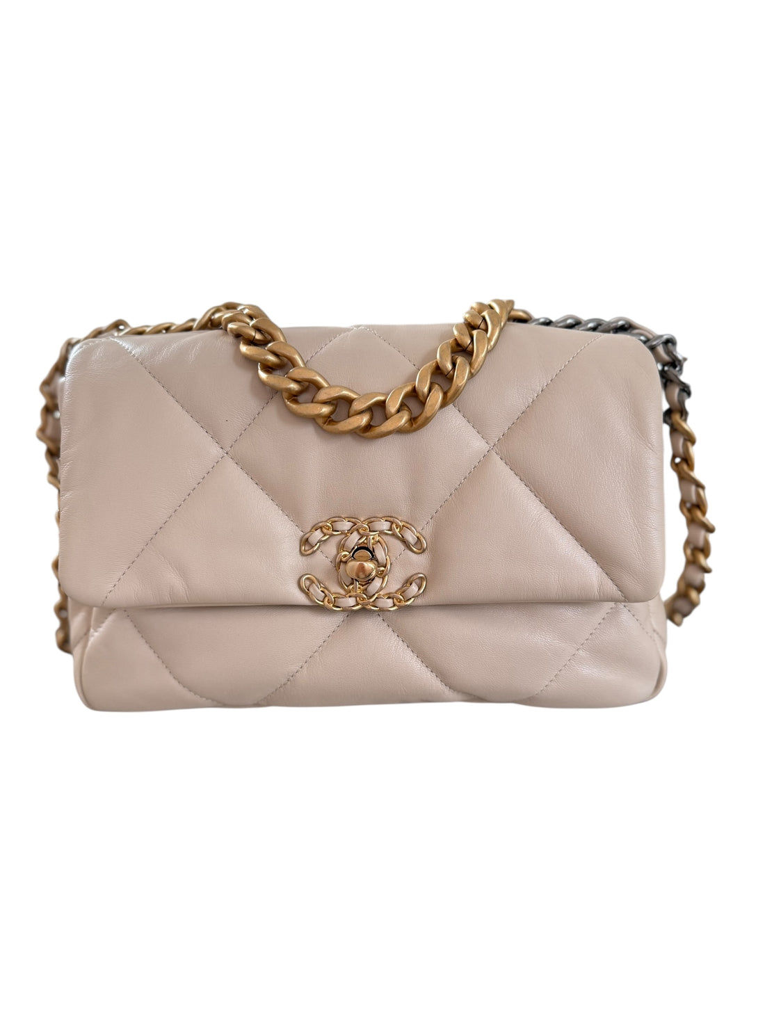 Chanel 19 small in lightbeige aus Lammleder