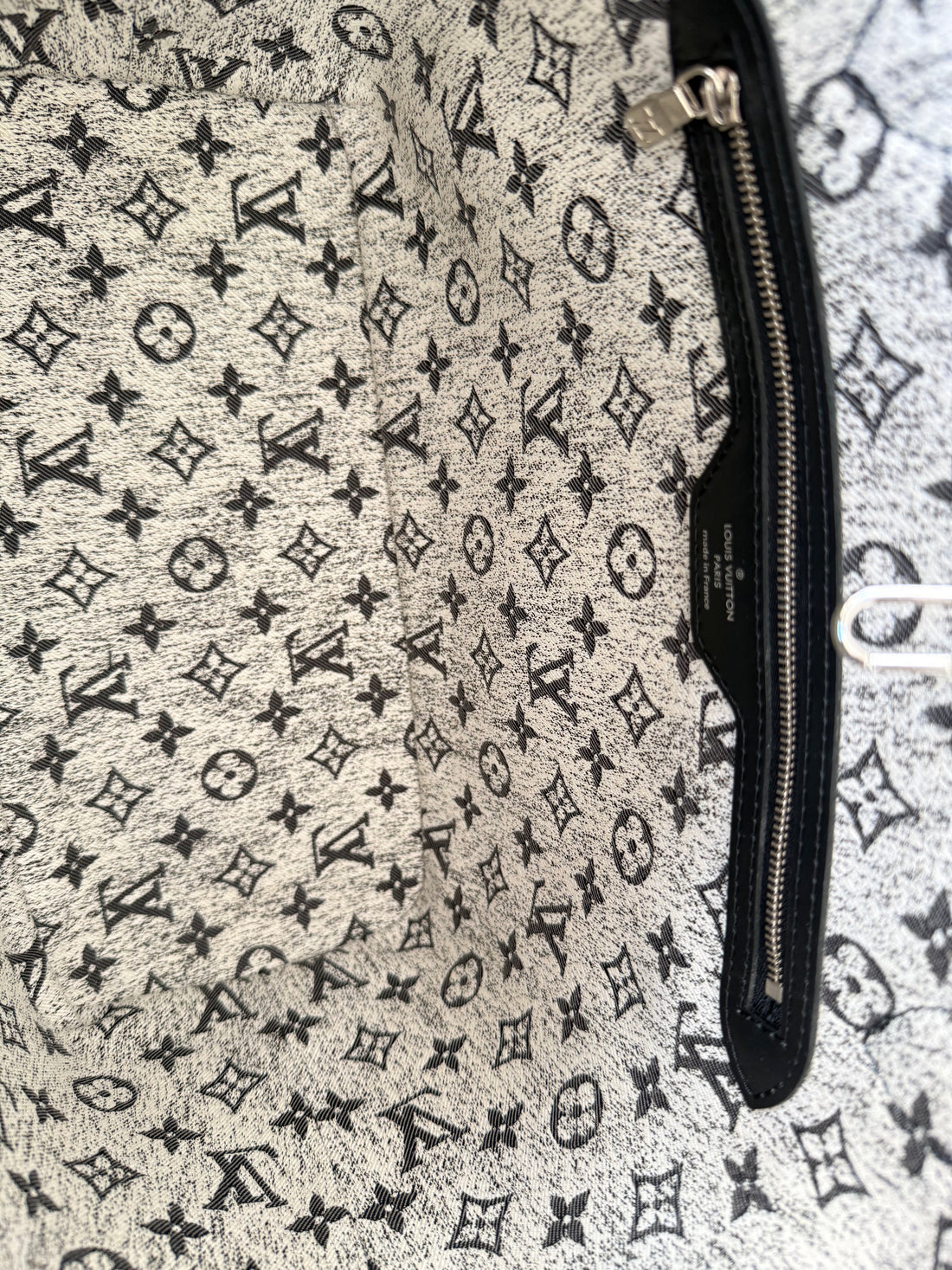 Louis Vuitton Neverfull MM Denim Monogram Jaquard in grau-schwarz