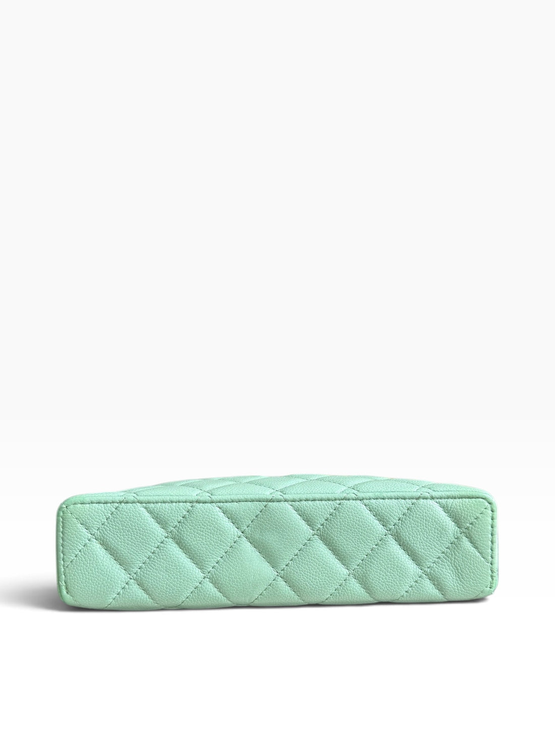 Chanel Top Handle Long Vanity Kaviarleder in der Farbe Mintgrün mit abnehmbarer Kette.