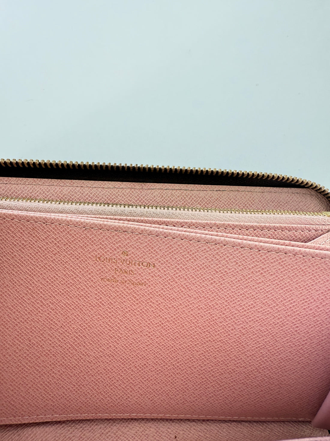 Louis Vuitton Zippy Portemonnaie in Monogram Canvas Rose Ballerine