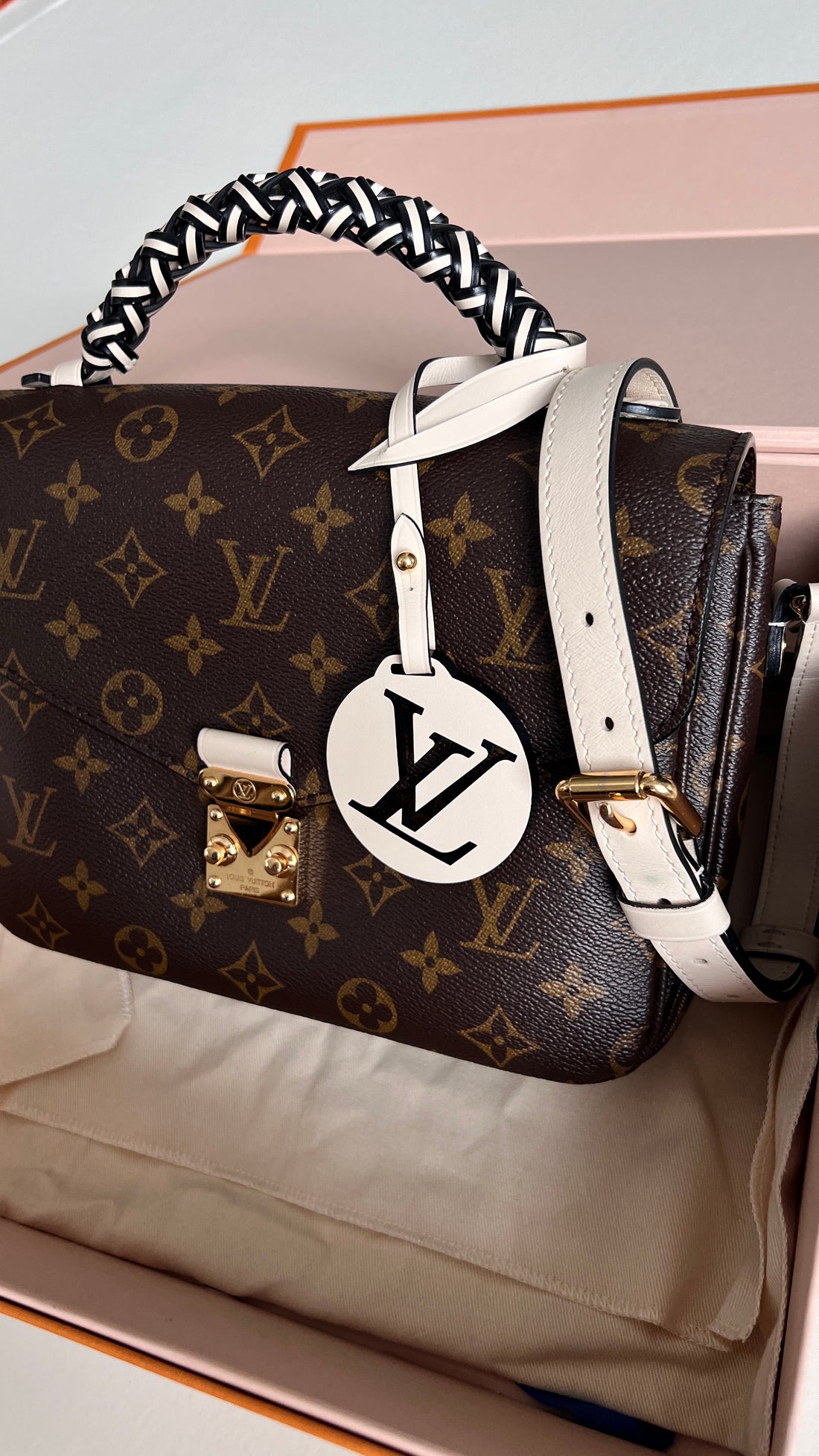 Louis Vuitton Metis Braided creme