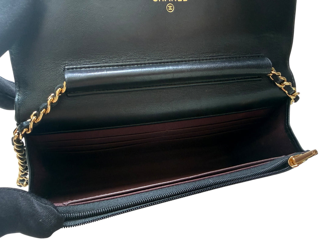 CHANEL WOC Wallet on Chain aus schwarzem Lammleder und goldfarbener Hardware