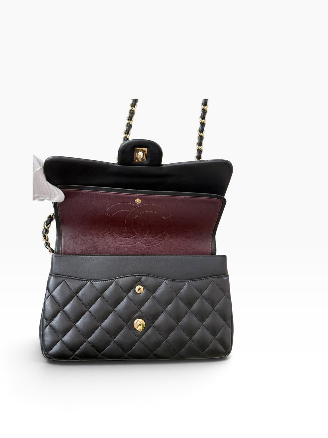 Chanel Classic Timeless Jumbo Double Flap Bag aus schwarzem Lammleder mit goldfarbener Hardware.