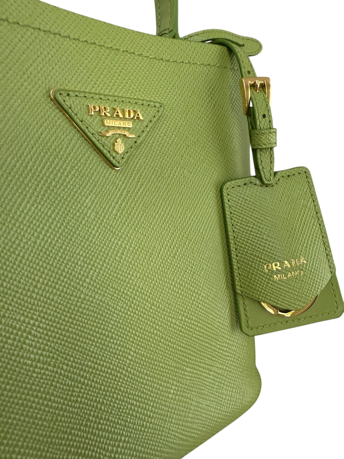Prada Panier Minitasche aus Saffiano Leder in der Farbe Grün