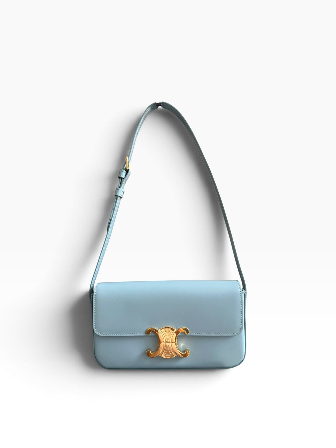 CELINE CLAUDE Schulter Tasche aus glänzendem Kalbsleder mit verstellbaren Schulterriemen. Farbe: California Blue.