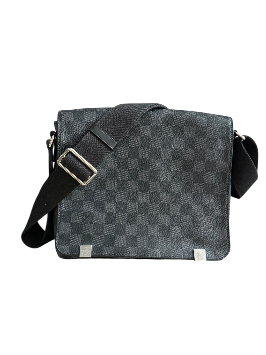 Louis Vuitton District in Damier Graphite mit verstellbarem Schulterriemen aus Jacquard.