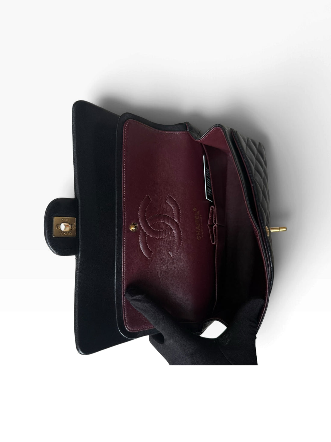 Chanel Medium Classic Double Flap Bag aus schwarzem Lammleder und goldfarbener Hardware