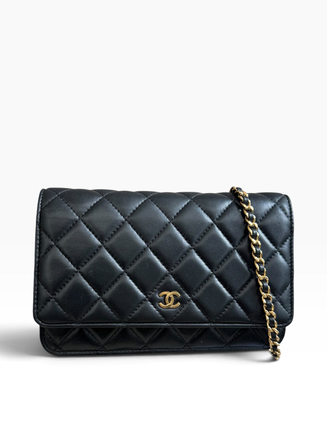 Chanel WOC Wallet on Chain aus schwarzem Lammleder und goldfarbener Hardware