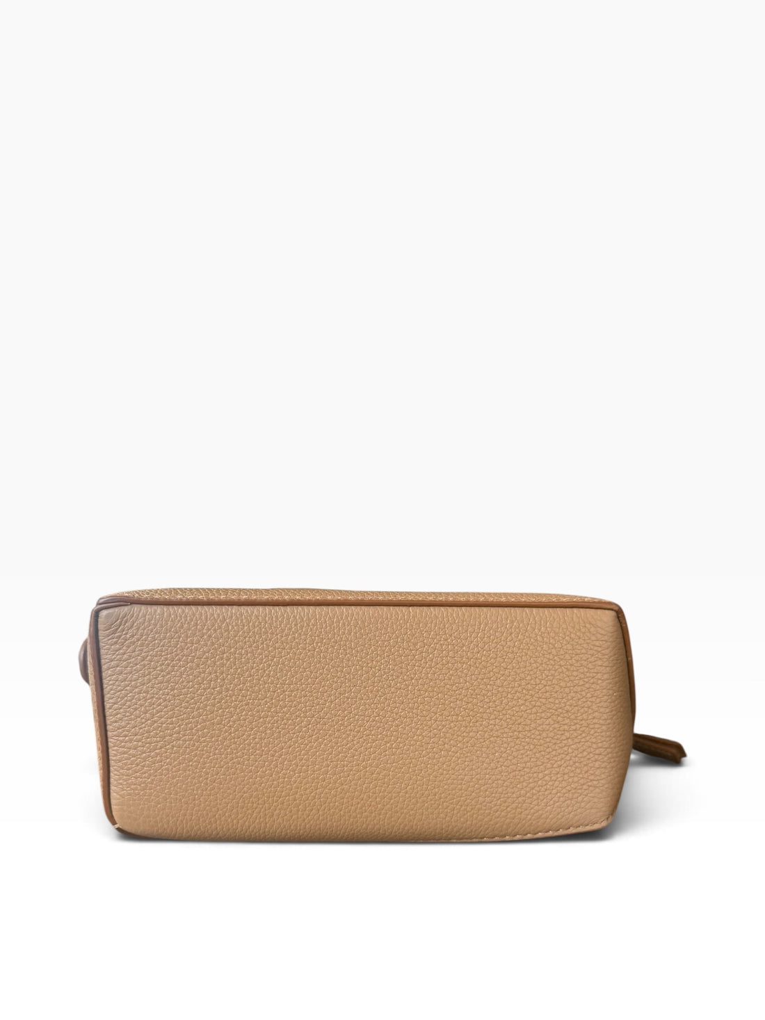 LOEWE Mini Puzzle Edge Tasche aus weichem, genarbtem Kalbsleder in der Farbe Toffee