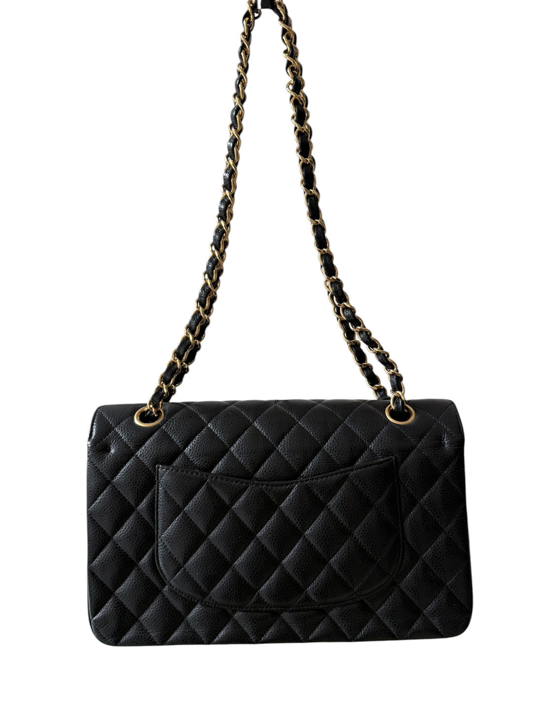 Chanel Medium Classic Double Flap Bag aus schwarzem Caviarleder und goldfarbener Hardware. Bordeauxfarbenes Innenfutter