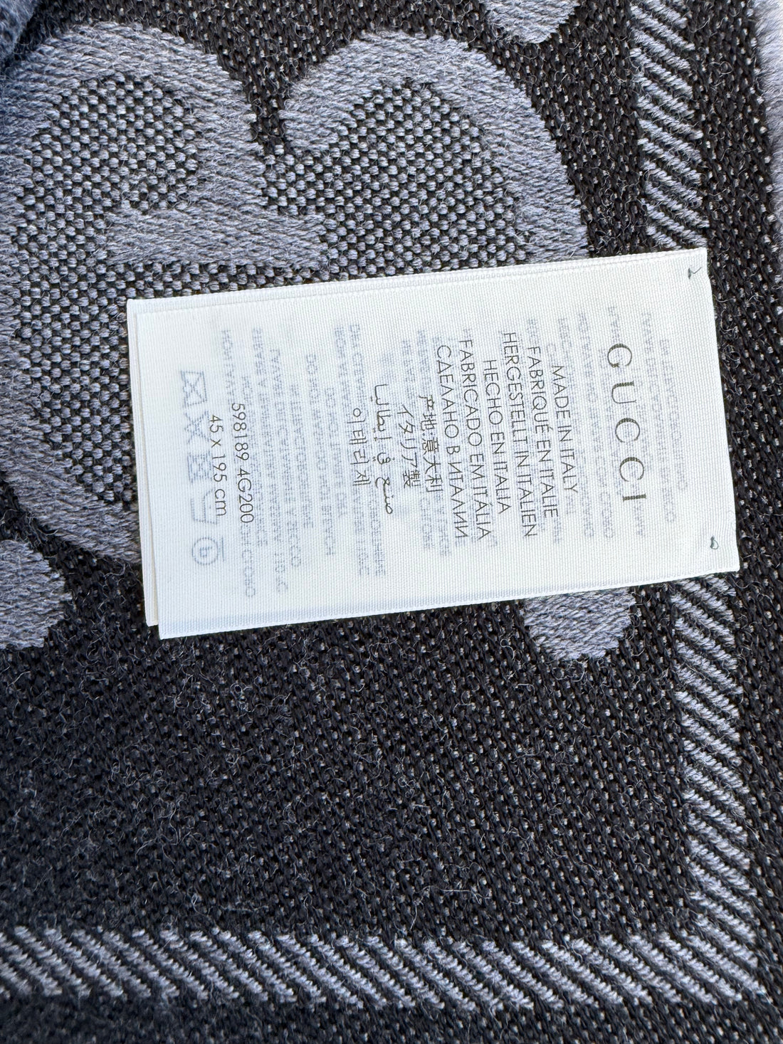 Gucci Schal aus Wolljacquard mit GG Motiv