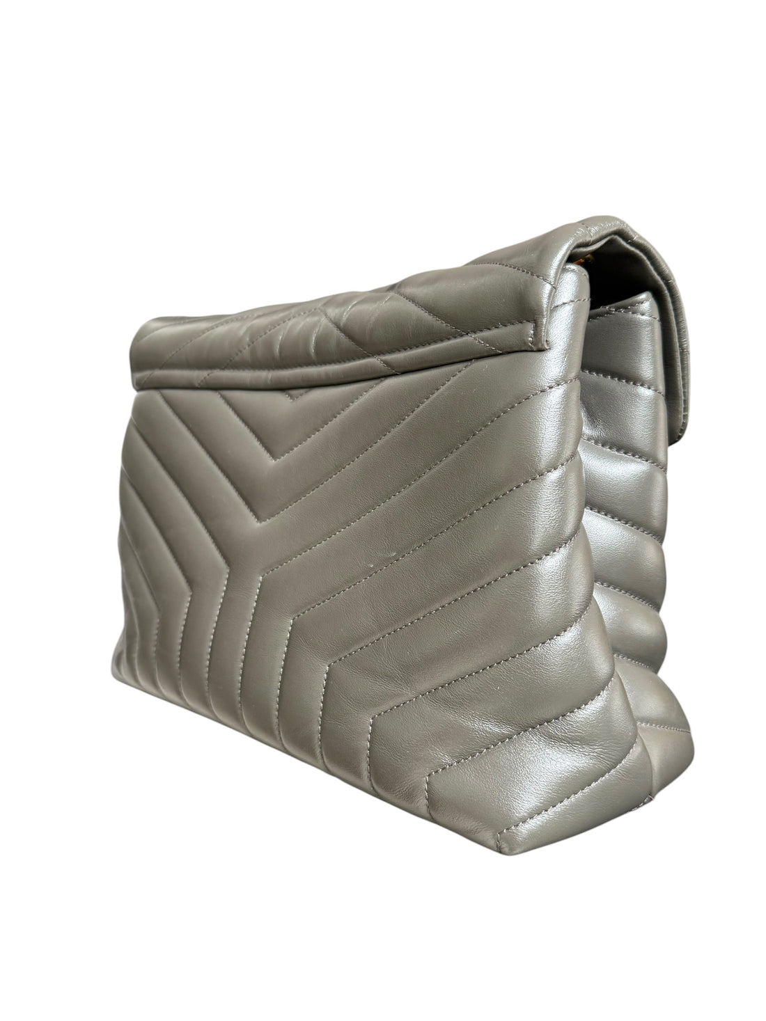 YSL Loulou Medium Tasche aus grauem Kalbsleder mit ineinandergreifenden YSL Initialen aus goldfarbenem Metall