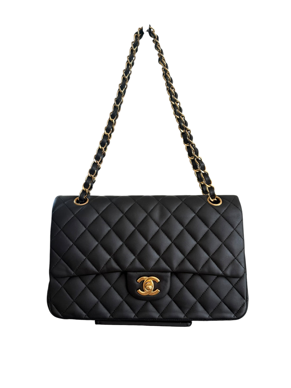 CHANEL Medium Classic Double Flap Bag aus schwarzem Lammleder und goldfarbener Hardware