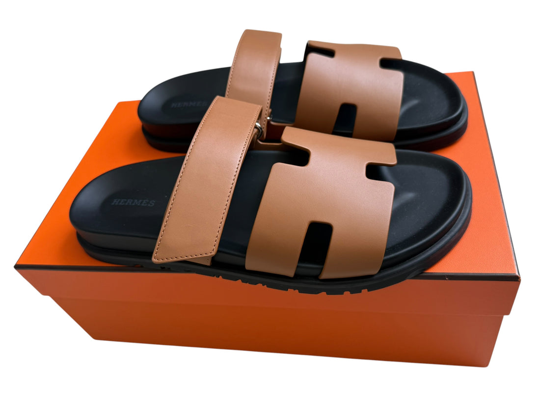 Hermès Sandalen Chypre in der Farbe Naturel. Grösse 42
