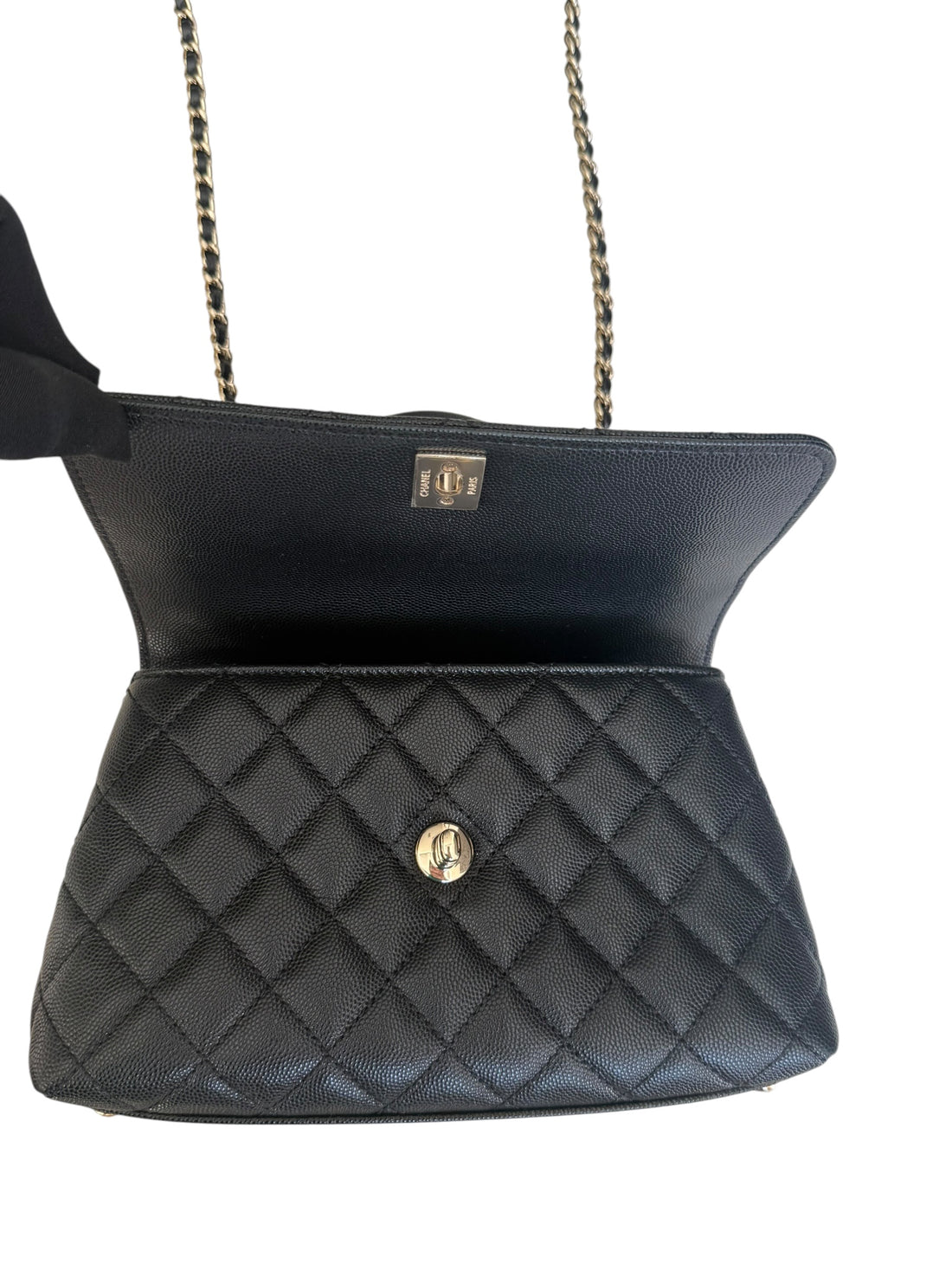 Chanel Timless Coco Handle aus schwarzem Kaviar Leder (genarbtes Kalbsleder) Hardware Champagnergold.