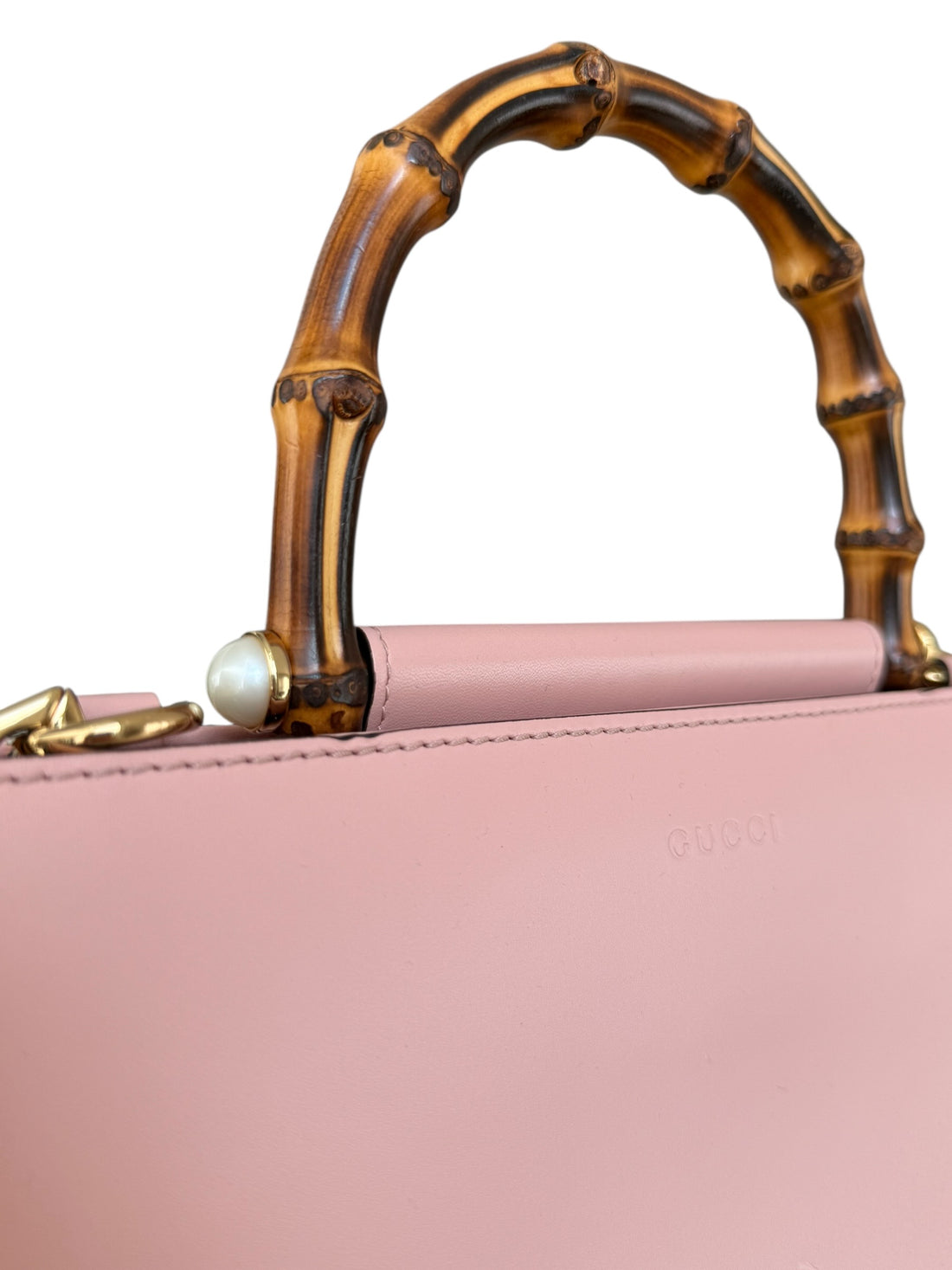 Gucci Bambus-Nymphaea-Tasche in rosa mit Bambus Griff und abnehmbarem Schulterriemen.