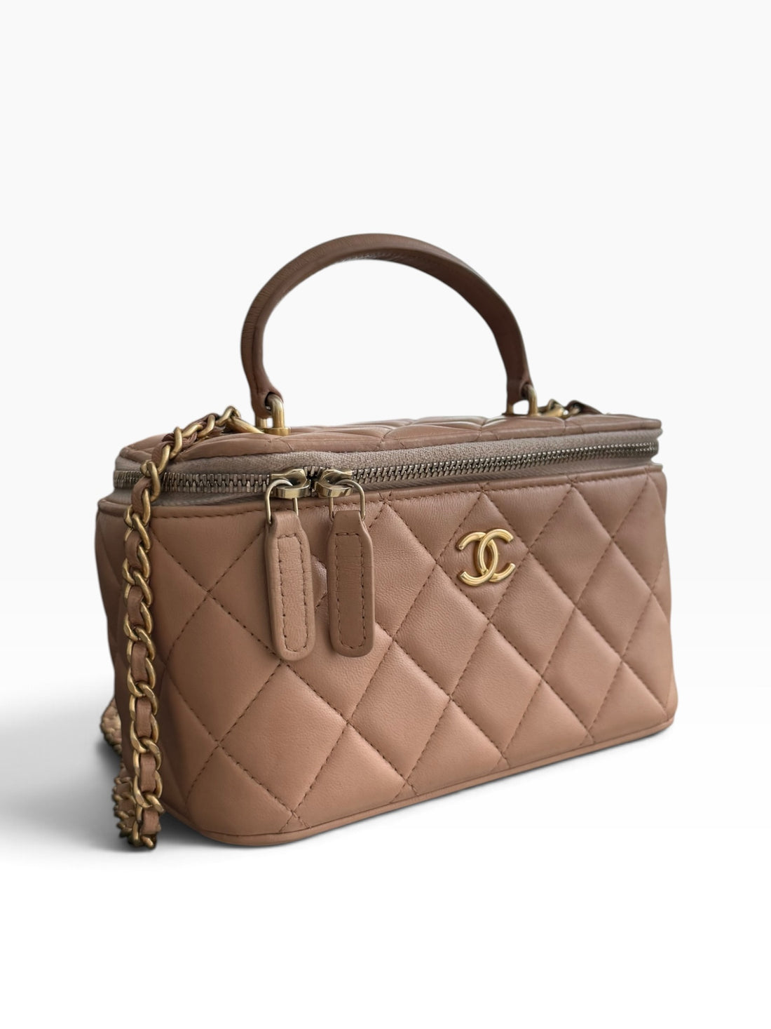 Chanel Vanity Case Top Handle aus nudefarbenem Lammleder. Hardware Gold. Reissverschluss.