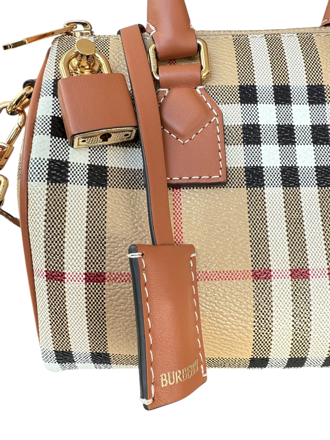 Burberry Bowlingbag mit abnehmbarem und verstellbarem Schulterriemen.
