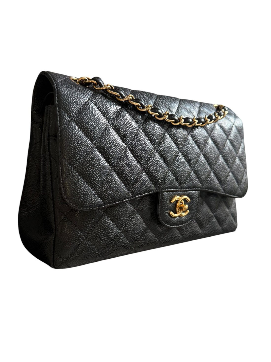 Chanel Classic Timeless Jumbo Double Flap Bag aus schwarzem Caviarleder (genarbtes Kalbsleder) mit goldfarbener Hardware.