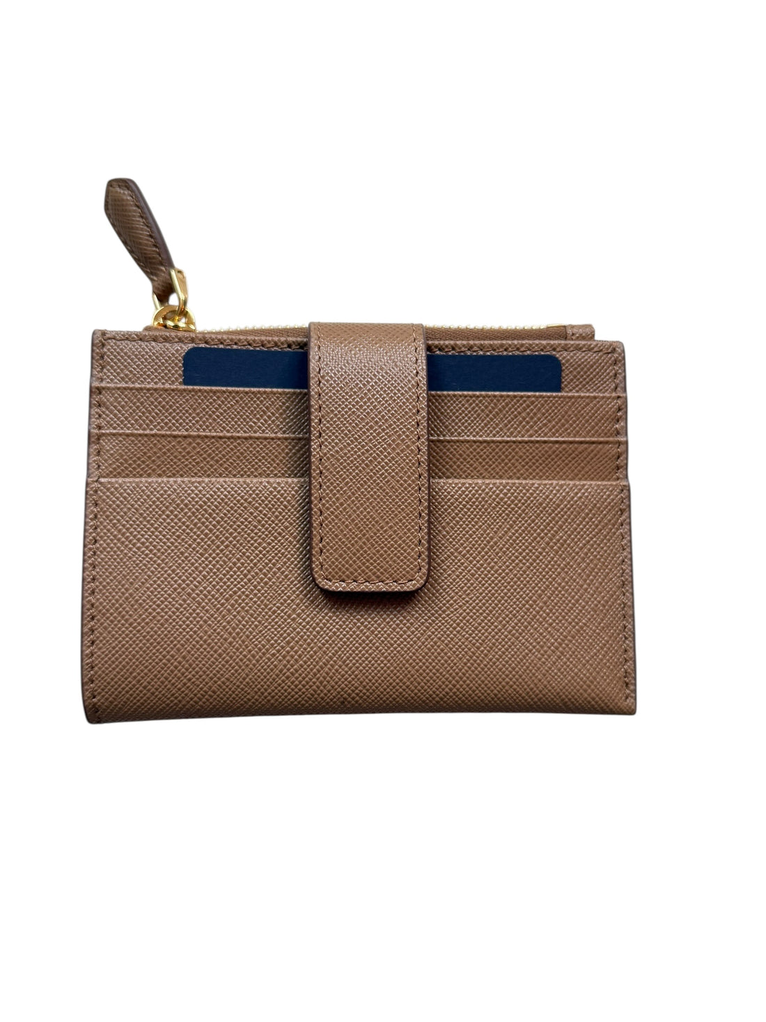 Prada Kartenetui aus Saffiano Leder in der Farbe Karamell aus der aktuellen Kollektion