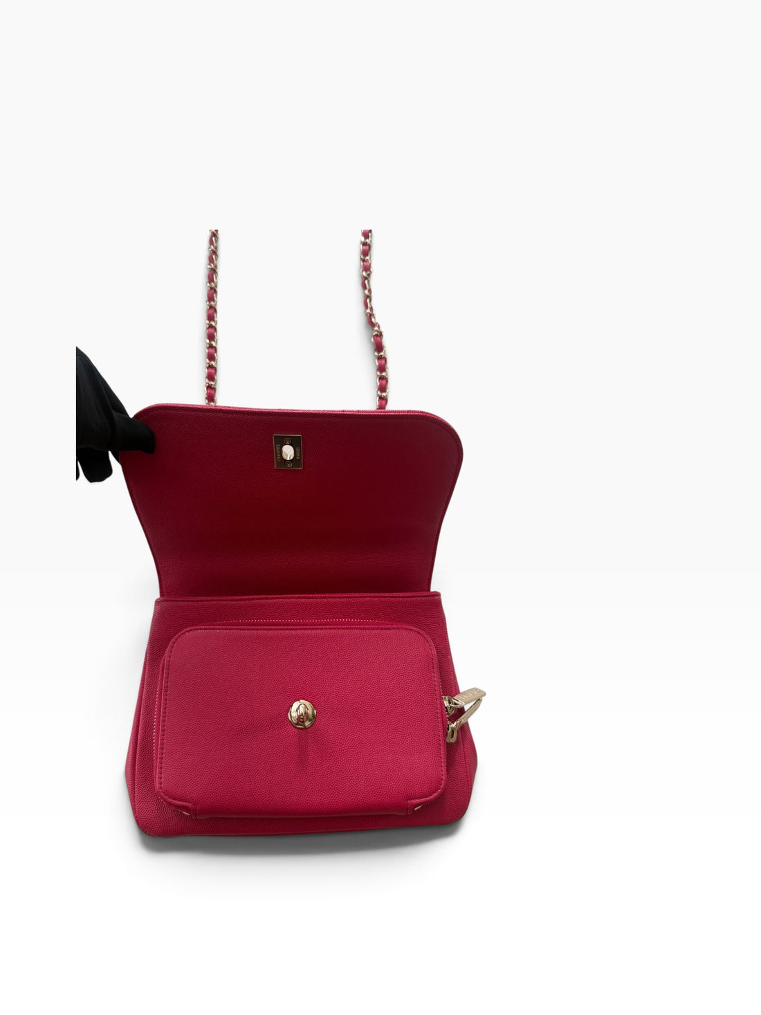 Chanel Business Affinity nell'espressiva tonalità lampone Framboise in pelle caviar