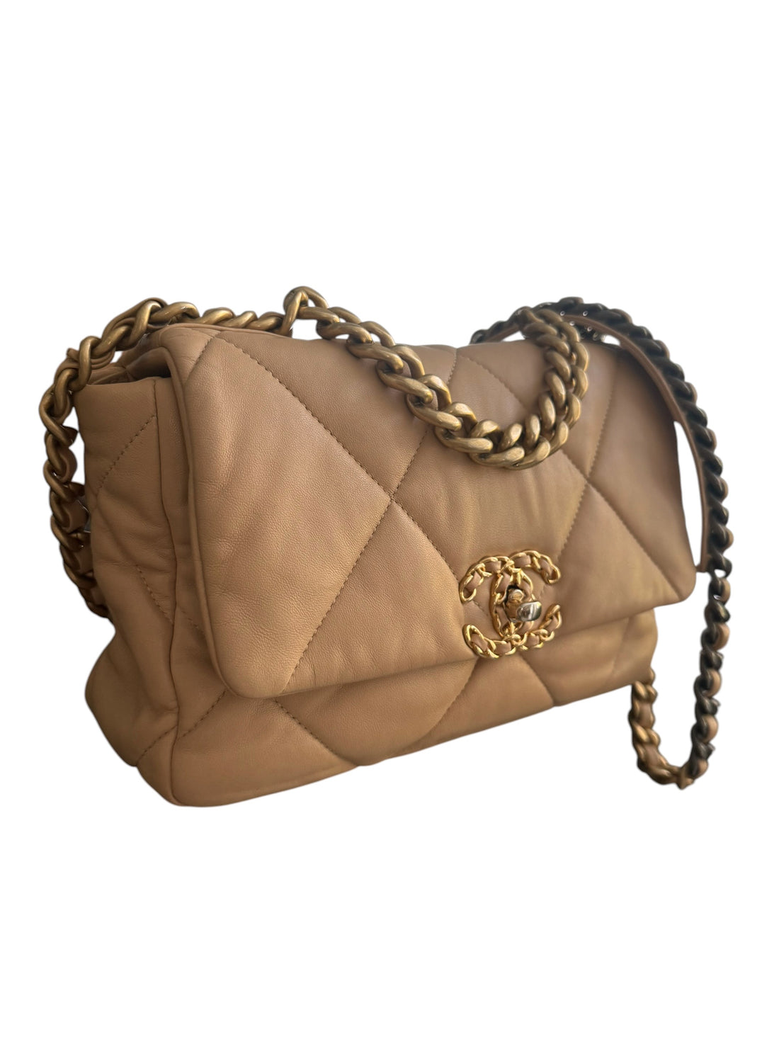 Chanel 19 small in beige mit Gold- Silber- Rutheniumfarbenes Metall. Griff und Schulterkette.