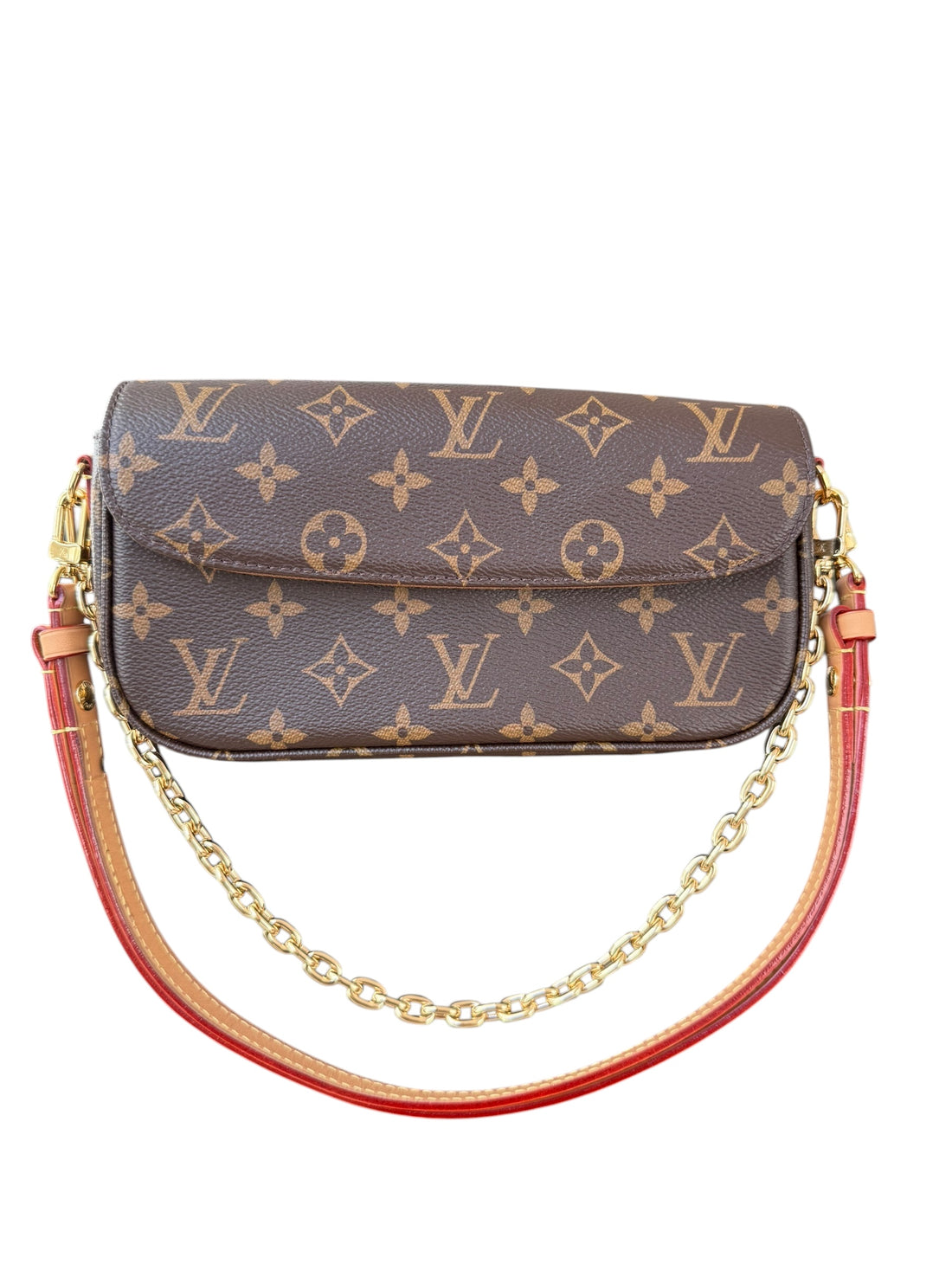 Louis Vuitton Wallet on Chain Ivy in Monogram Canvas.
