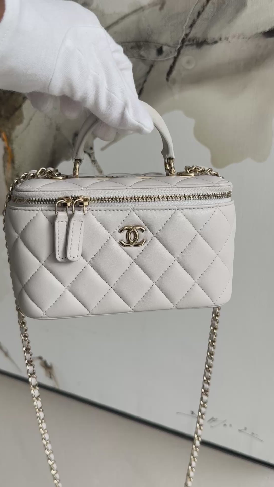 Chanel Vanity Trendy Top Handle aus weichem Lammleder in der Farbe Light Grey